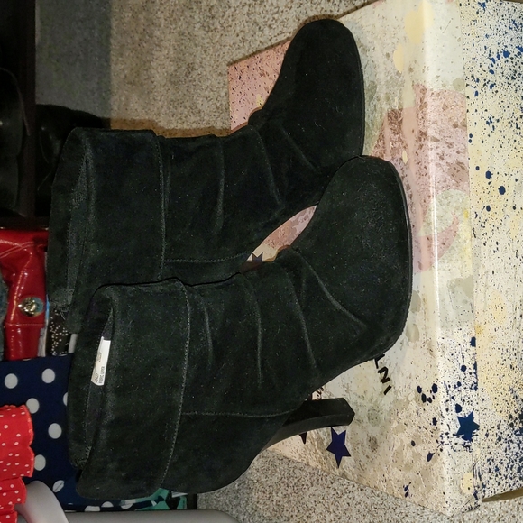 L.E.I. Black Suede Bootie Heels - Picture 1 of 6